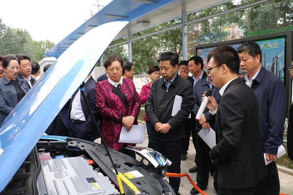 市委副書記、市長(zhǎng)王奮彥帶隊(duì)觀摩督查公司項(xiàng)目建設(shè)工作(圖2)