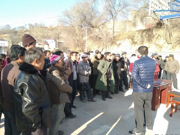 公司在靜寧縣細巷鎮(zhèn)中華村曹川村舉辦冬季果園管理技術培訓班(圖2) 公司在靜寧縣細巷鎮(zhèn)中華村曹川村舉辦冬季果園管理技術培訓班(圖2)