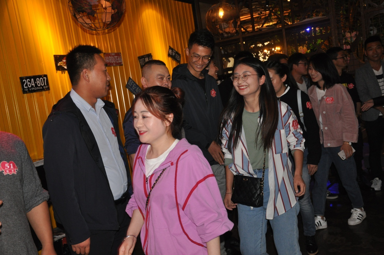 泓源公司舉辦“情定七夕·緣來是你”政銀企青年聯(lián)誼活動(dòng)(圖4) 泓源公司舉辦“情定七夕·緣來是你”政銀企青年聯(lián)誼活動(dòng)(圖4)