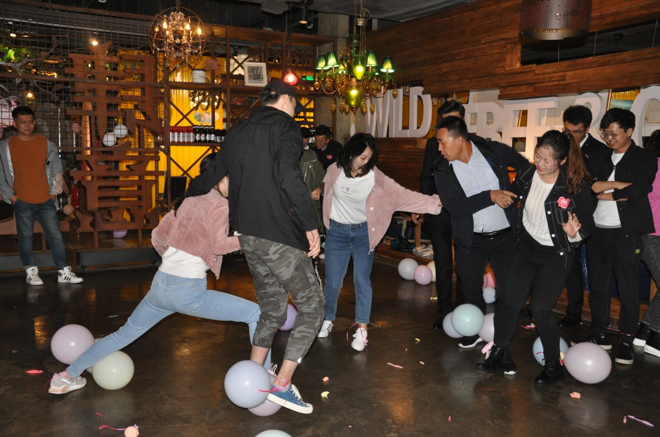 泓源公司舉辦“情定七夕·緣來是你”政銀企青年聯(lián)誼活動(dòng)(圖9) 泓源公司舉辦“情定七夕·緣來是你”政銀企青年聯(lián)誼活動(dòng)(圖9)