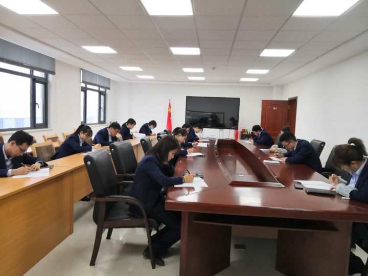 法律事務(wù)部組織開展法務(wù)管理員基礎(chǔ)法律知識測試(圖1) 法律事務(wù)部組織開展法務(wù)管理員基礎(chǔ)法律知識測試(圖1)