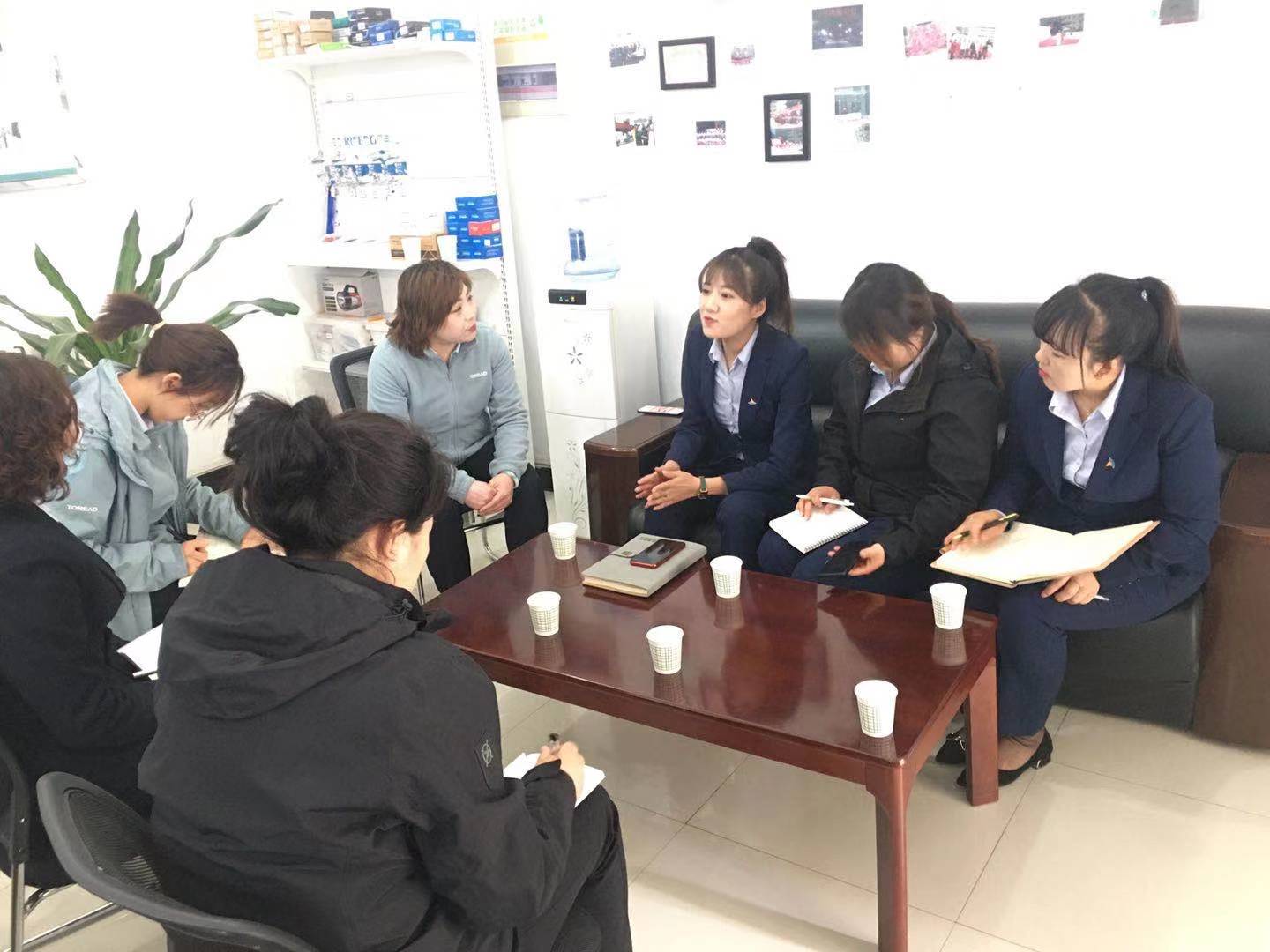 泓潤物業(yè)公司赴康居物業(yè)公司交流學習(圖2) 泓潤物業(yè)公司赴康居物業(yè)公司交流學習(圖2)