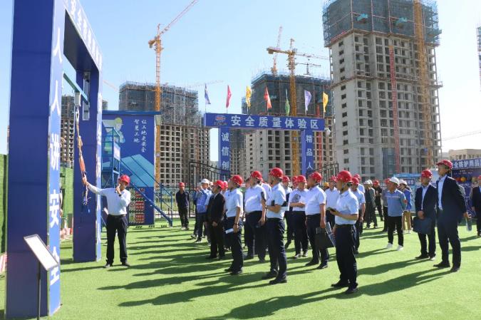 泓源公司開展安全生產(chǎn)月活動——重點建設(shè)項目觀摩學習(圖2) 泓源公司開展安全生產(chǎn)月活動——重點建設(shè)項目觀摩學習(圖2)