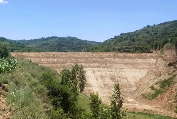 市產(chǎn)投集團上半年項目建設(shè)進展順利(圖11) 市產(chǎn)投集團上半年項目建設(shè)進展順利(圖11)